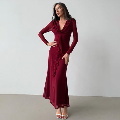 Robe maxi élégante pour femmes avec décolleté en V profond et détail volant Chic und Stil