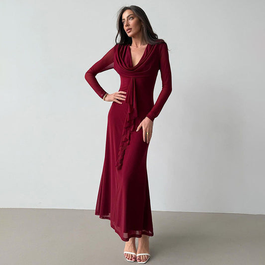 Robe maxi élégante pour femmes avec décolleté en V profond et détail volant Chic und Stil