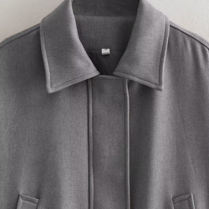 Comfortable women's oversized jacket with practical pockets Chic and Style