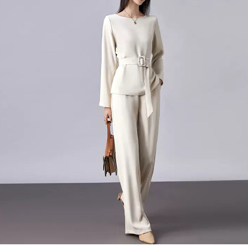 Combinaison élégante pour femmes avec ceinture Chic und Stil