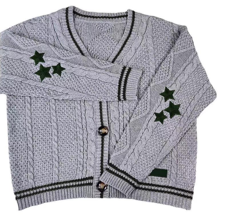 Dames grosse tricot cardigan avec détails en étoiles et boutons décoratifs Chic und Stil