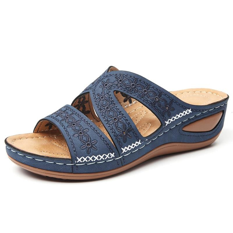 Sandales confort femmes avec design floral brodé et semelle ergonomique Chic und Stil