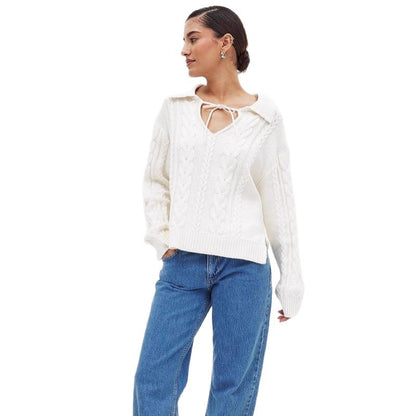 Pull en tricot épais pour femmes avec col romantique et détails de lacet pratiques Chic und Stil