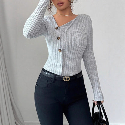 Pull en rib à col asymétrique et patte de boutons pour femmes