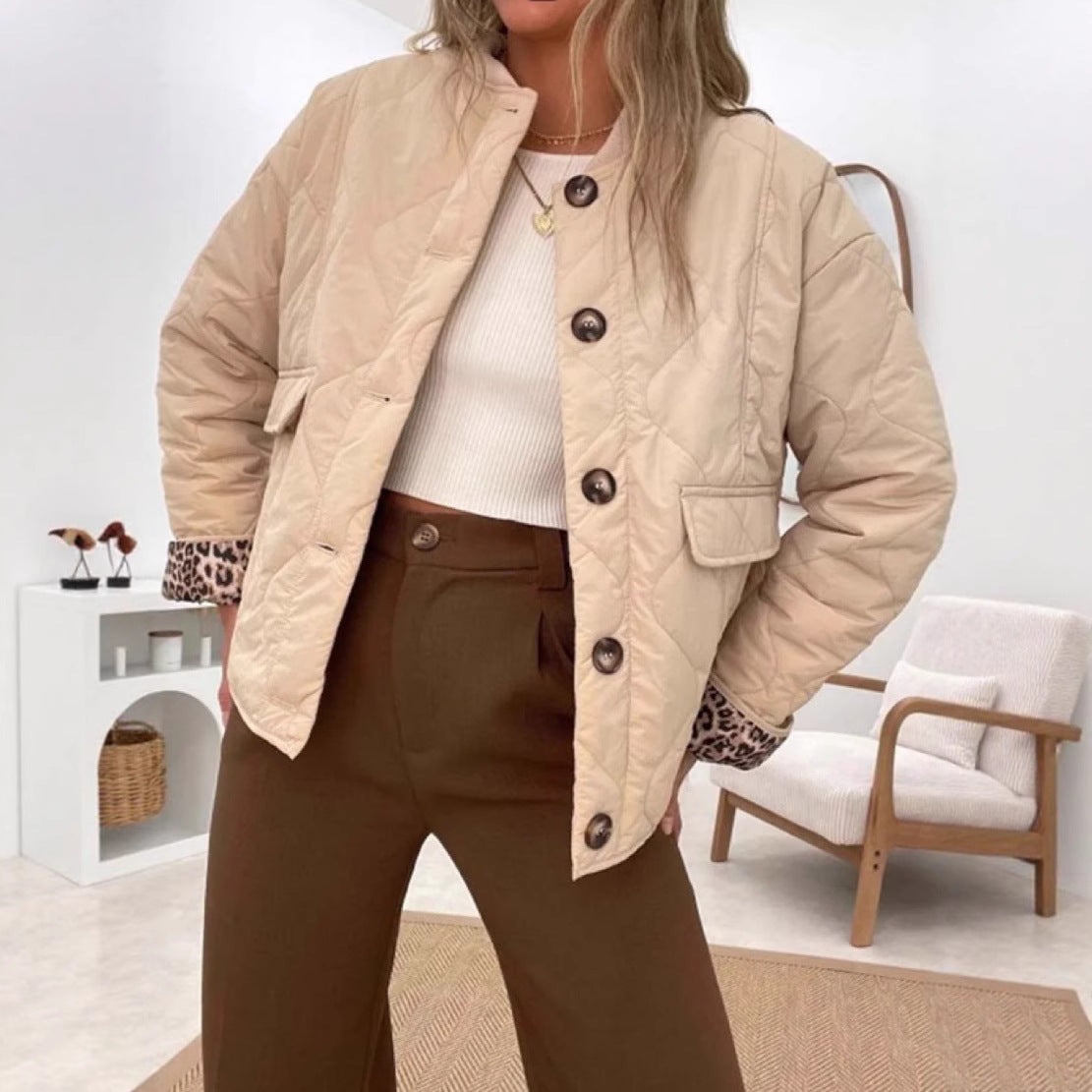 Dames doudoune avec détail en motif léopard Chic und Stil