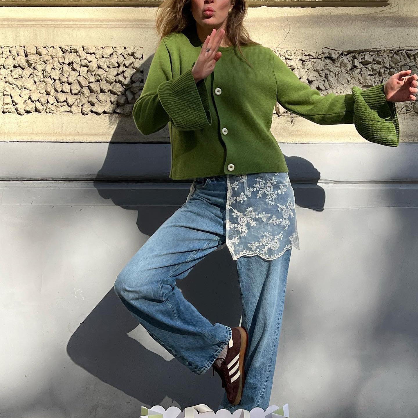 Chic und Stil | Vêtement féminin en tricot à manches originales