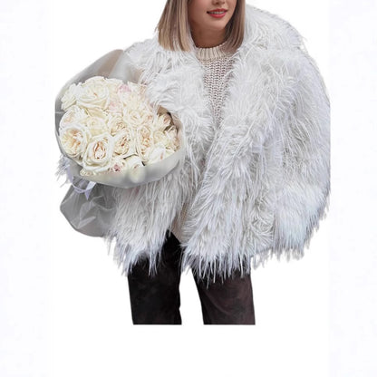 Faux fur jacket for women with a luxurious design and a voluminous cut Chic and Style