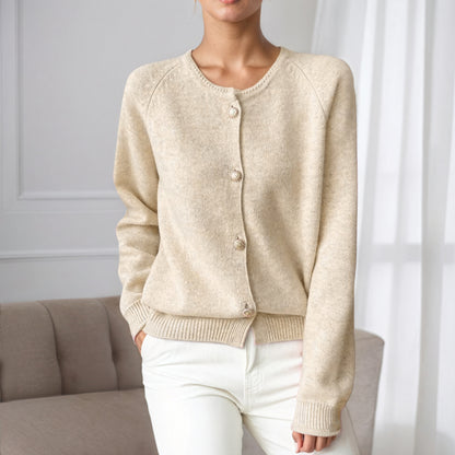 Cardigan en maille douce pour femmes avec détails en boutons et poignets élastiques Chic und Stil