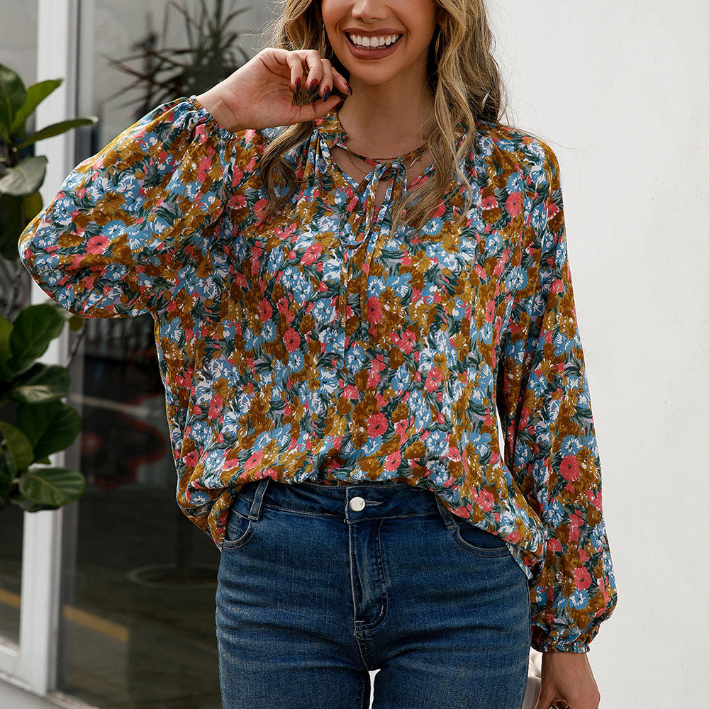 Chemisier décontracté pour femmes avec motifs floraux et détails élégants en volants Chic und Stil