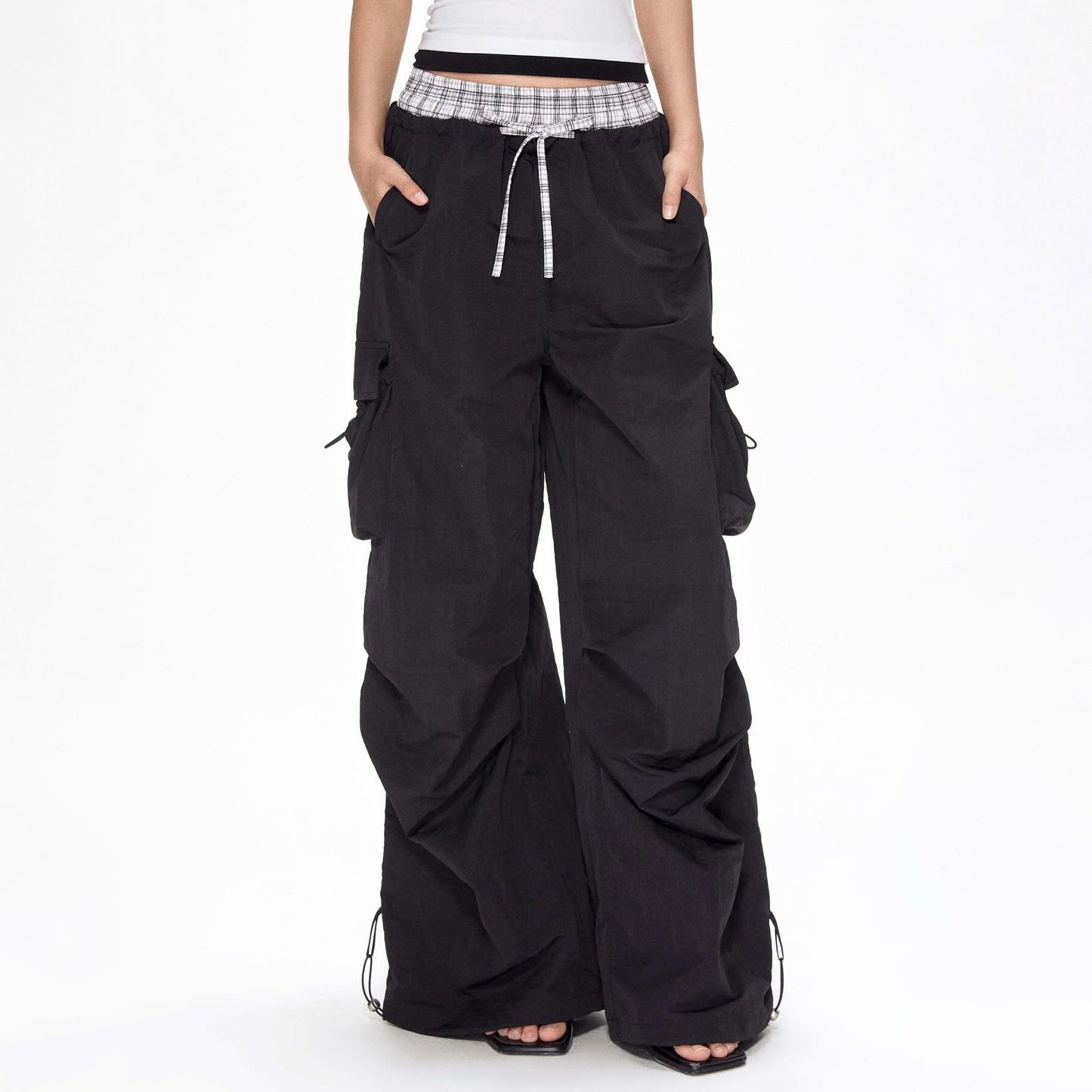 Wide-leg cargo pants for women with adjustable waistband Chic and Style