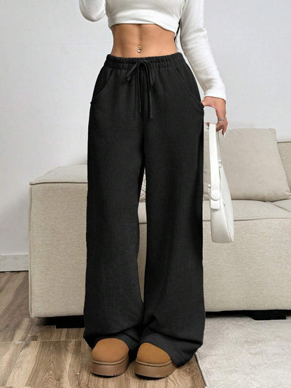 Women Comfortable Leisure Pants with Elastic Waist and Side Pockets Chic and Style