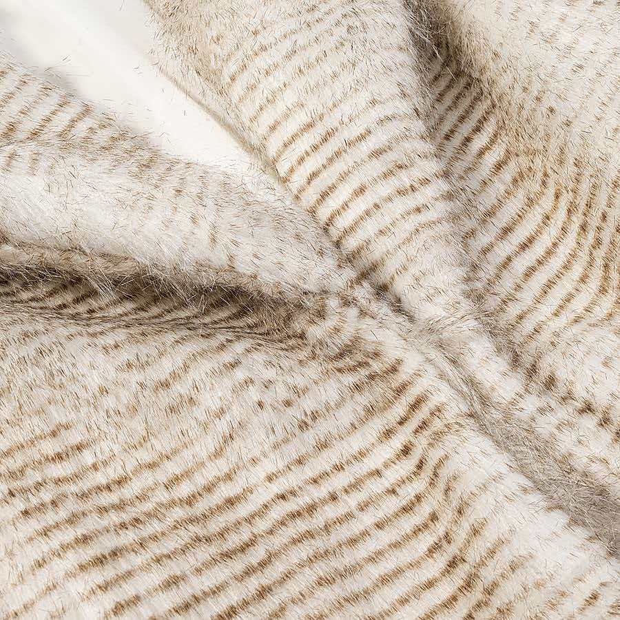 Veste en fausse fourrure à la mode pour femmes avec col élégant Chic & Stil