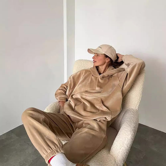 Soft fleece hoodie set for women and casual jogger pants Chic and Style