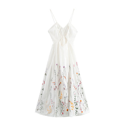 Robe à bretelles spaghetti pour femmes avec broderies florales Chic und Stil