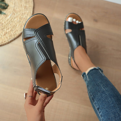 Sandales confortables pour dames avec des sangles ajustables et une semelle ergonomique Chic und Stil