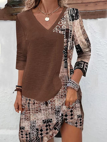 Robe chemise femme avec décolleté en V et design en patchwork artistique Chic und Stil