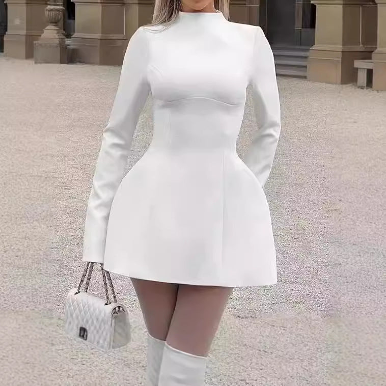 Femmes Robe Mini Élégante avec Col Montant et Ourlet Évasé Chic und Stil
