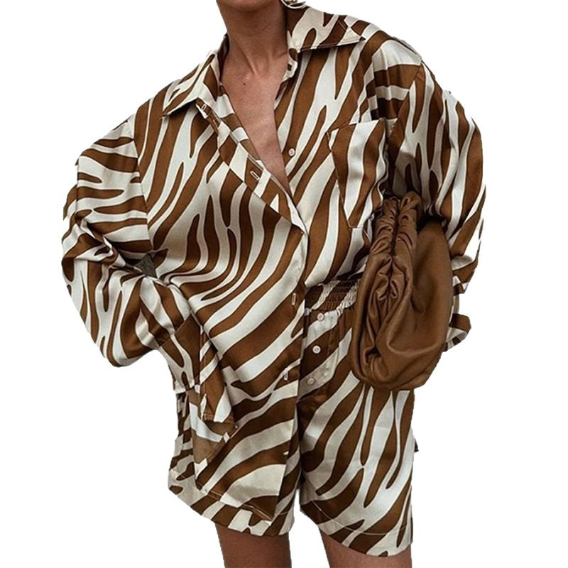 Chemise de loisir pour femmes avec un motif animal stylé et une coupe décontractée Chic und Stil