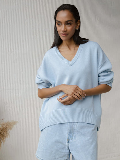 Pull en viscose pour femmes avec encolure en V profonde et larges bords Chic und Stil