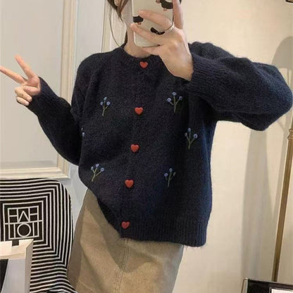 Dames pull-over en tricot douillet avec broderie de cœurs et de fleurs Chic und Stil