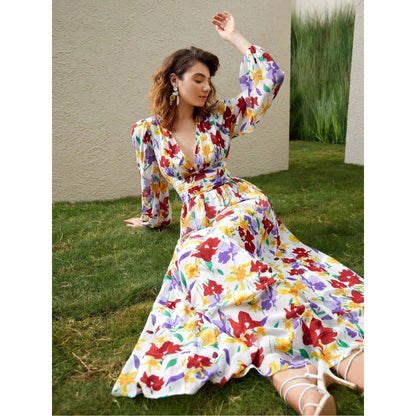 Robe maxi femme avec coupe fluide et motif floral romantique Chic und Stil