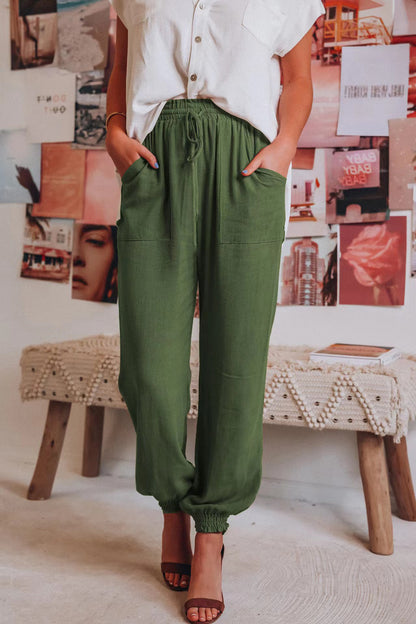 Comfortable harem pants for women with elastic waist and practical pockets Chic and Style