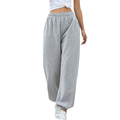 Casual pants for women with a wide cut and elastic waist Chic und Stil