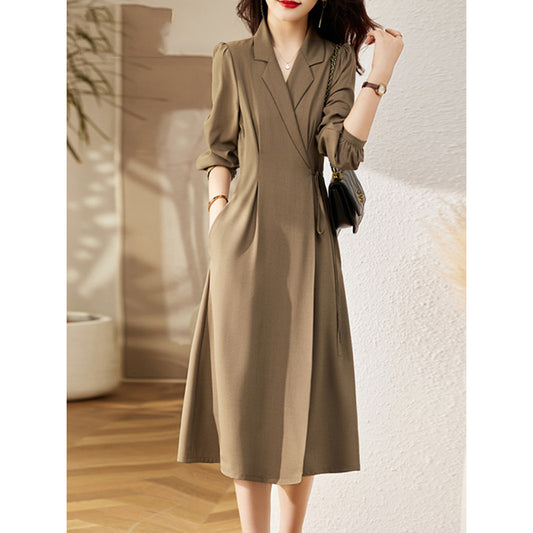 Robe midi ajustée pour femmes avec détail de poche Chic und Stil