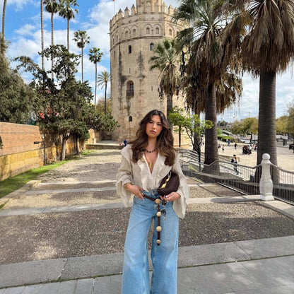 Chemisier pour femmes avec des manches volumineuses à volants et une fermeture éclair élégante au dos Chic und Stil