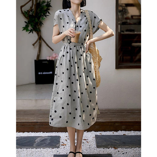 Robe maxi à pois pour femmes avec décolleté en V et ceinture Chic und Stil