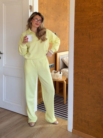 Sports leisure set for women with stylish polo collar jacket and comfortable jogger pants Chic and Style