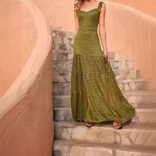 Robe maxi pour femmes avec une structure en crochet exquise et une jupe fluide Chic und Stil