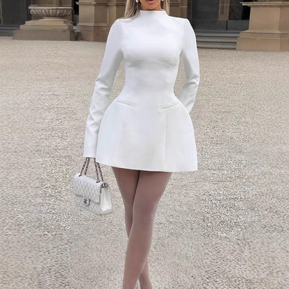 Dames Robe Mini Élégante à Col Montant et Manches Longues Chic und Stil