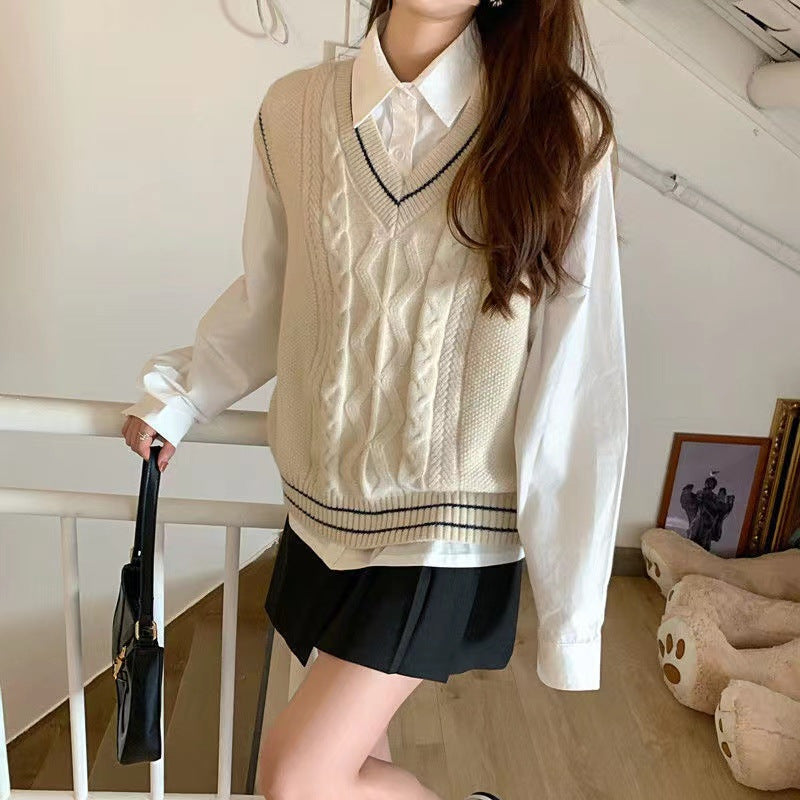 Pull en tricot pour femmes avec décolleté en V et motif de tresses géométriques Chic und Stil