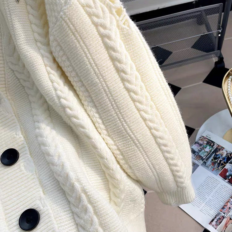 Dames gros tricot cardigan avec décolleté en V profond et détails de boutons Chic und Stil