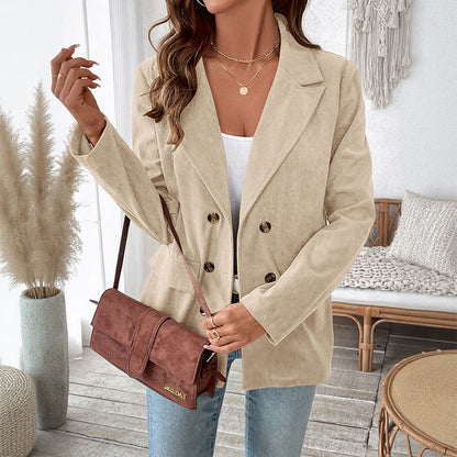 Blazer en velours pour femmes avec double rangée de boutons et coupe élégante Chic und Stil