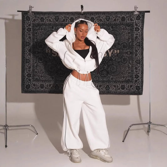 Oversized sports jacket set for women and wide jogger pants Chic und Stil