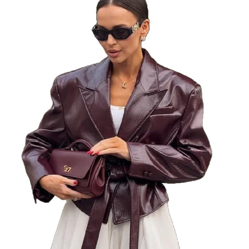 Blazer en cuir artificiel pour femmes avec ceinture ajustable Chic und Stil