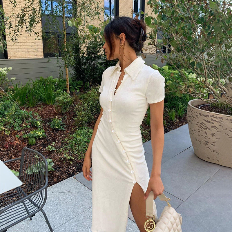 Robe midi femme avec détail de bouton et fente latérale Chic und Stil