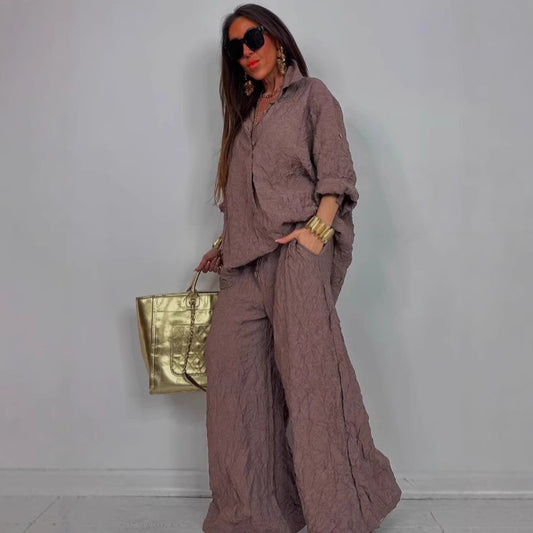 Chic and Style women's casual pants set with a waffled structure and a knotted top