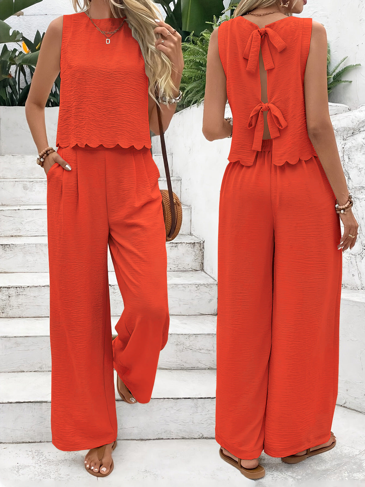 Combinaison femme avec décolleté élégant au dos et jambe large Chic und Stil