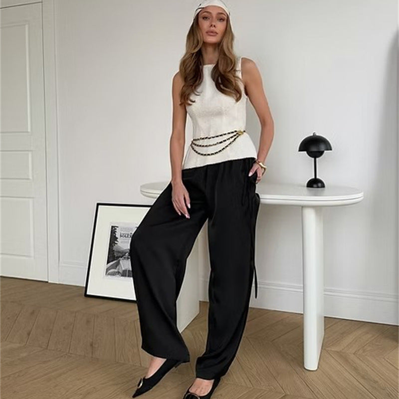 Elegant satin pants for women with wide leg Chic und Stil