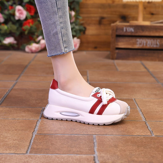 Baskets confortables pour dames dans un mélange à la mode de cuir et de textile Chic und Stil
