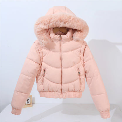 Short quilted jacket for women with removable hood and luxurious faux fur collar Chic and Style