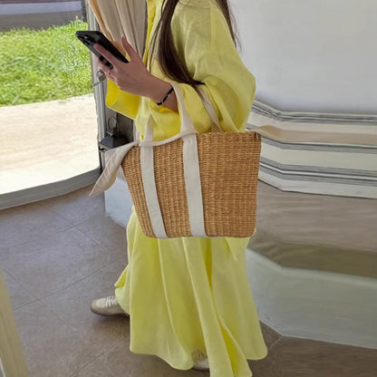 Robe maxi pour dames avec coupe ample et col de chemise décontracté Chic und Stil