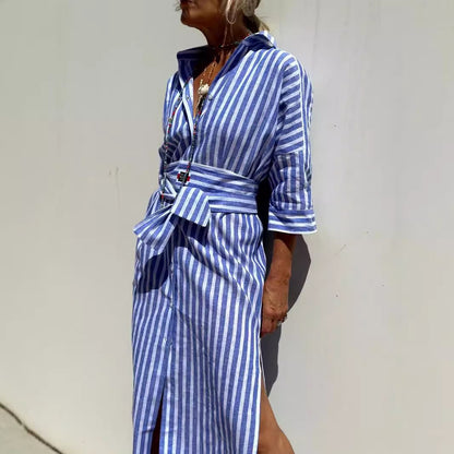 Robe chemise pour femmes avec un design de laçage moderne et des fentes latérales Chic und Stil