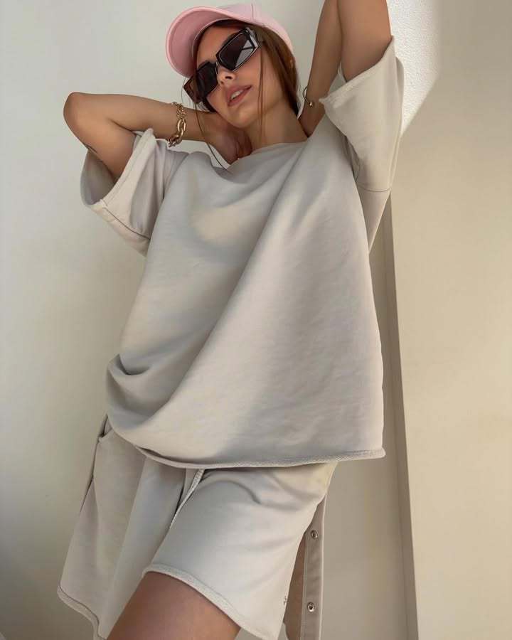 Women Comfortable Loungewear Set with Oversized Top and Loose Shorts Chic and Style
