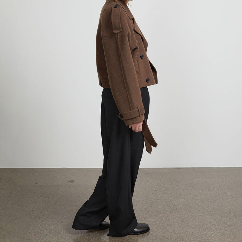 Dame Veste en laine courte style trench avec détails stylés Chic und Stil