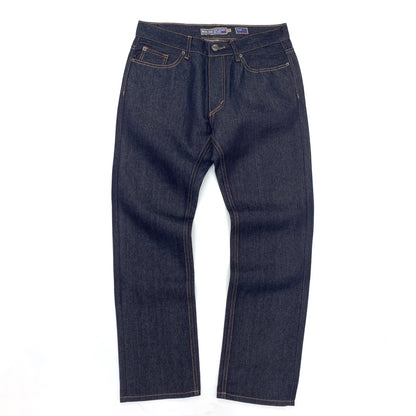 Women's jeans pants with a modern design featuring durable stitching and a timeless look Chic und Stil