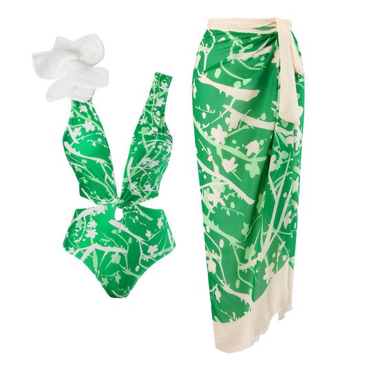 Maillot de bain pour femmes avec une coupe tendance et une jupe enveloppante stylée Chic und Stil